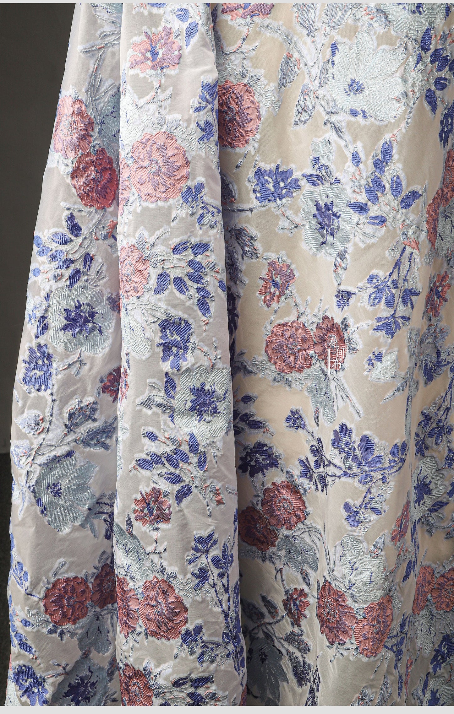 Floral Jacquard Embroidery Fabric: 54"W 3D Relief Polyester