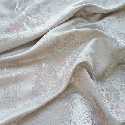Tissu jacquard à motif papillon argenté : ameublement et costumes, 145 cm de large