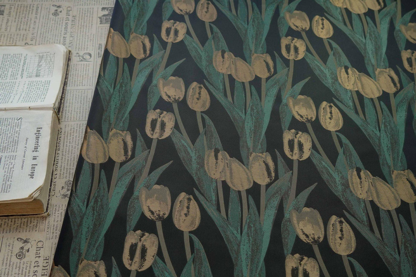 Jacquard Tulip Fabric: Retro Style Yarn-Dyed Upholstery (65"W)