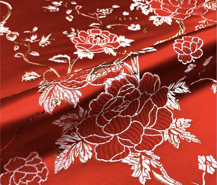Tissu brocart satiné pivoine : fil doré métallisé, 150 cm de large