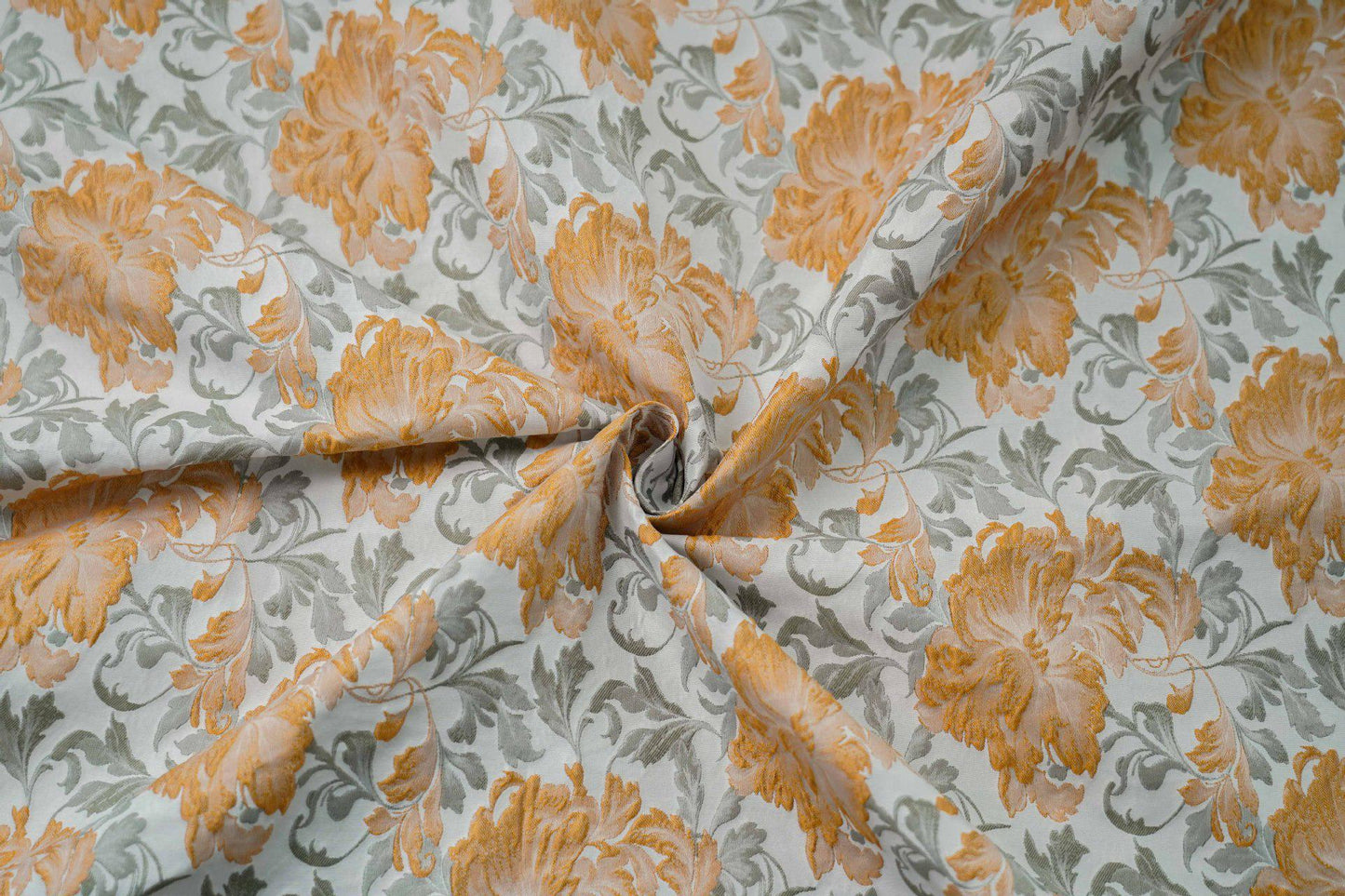 Tissu jacquard fleuri en relief : ameublement rétro, robe, rideau - 160 cm de large