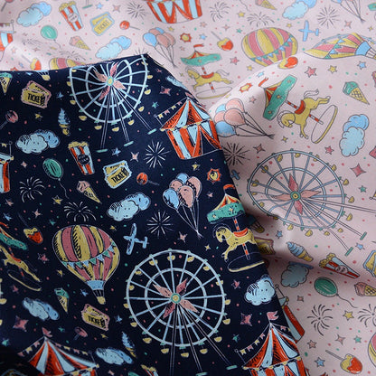 Tissu en coton imprimé carnaval, idéal pour la couture.