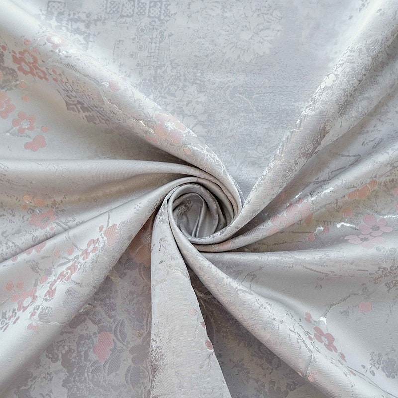 Tissu jacquard à motif papillon argenté : ameublement et costumes, 145 cm de large