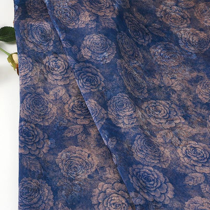 Tissu en rayonne et soie à motif floral rose - Textile imprimé doux, 140 cm de large