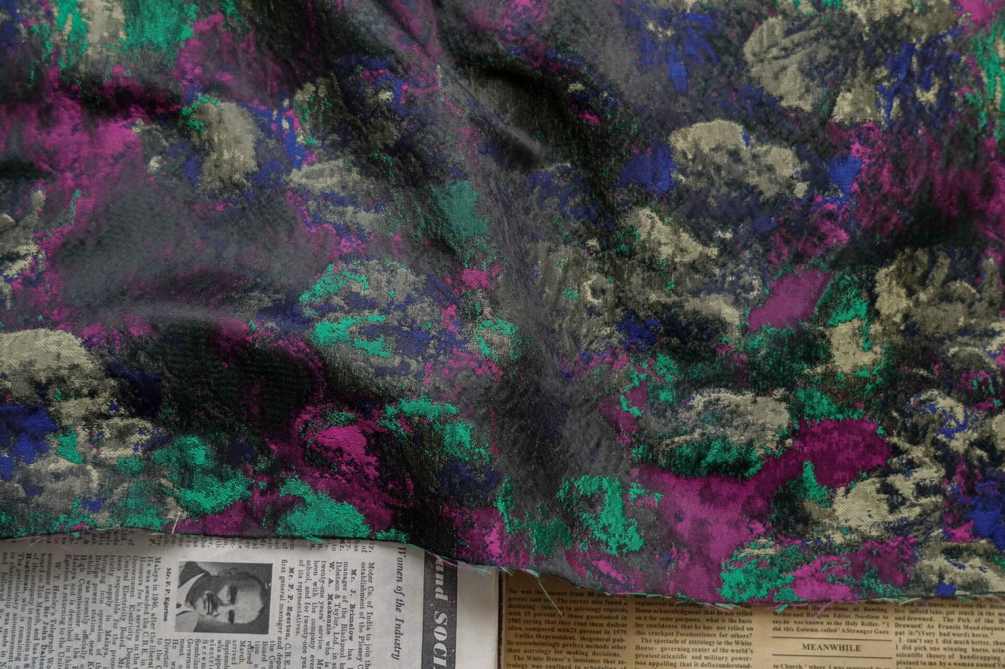 Embossed Jacquard Fabric: Retro Dark Green Bronzing Metallic Designer Fabric