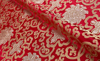 Brocart de soie rouge : tissu d'ameublement et de couture à motifs floraux traditionnels, 150 cm de large