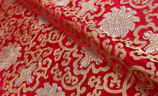 Brocart de soie rouge : tissu d'ameublement et de couture à motifs floraux traditionnels, 150 cm de large