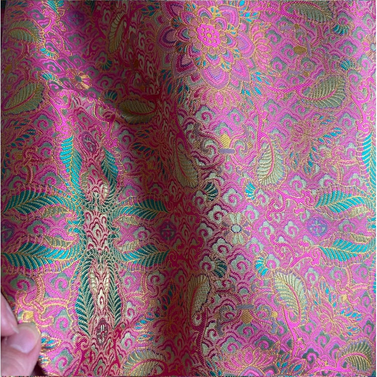 Tissu brocart de soie jacquard Nishijin Ori : costume de mariage japonais, draperie (59 pouces de large)