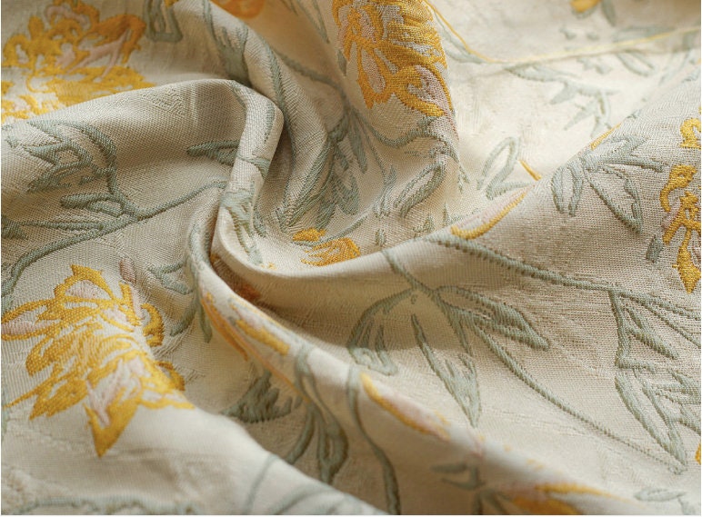 Tissu jacquard floral en relief : style vintage pour ameublement, robes, rideaux - 162,5 cm de large