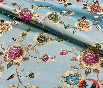 Tissu brocart rose : mélange soie-rayonne de 150 cm de large, tissu pour la confection de cheongsams et qipaos.
