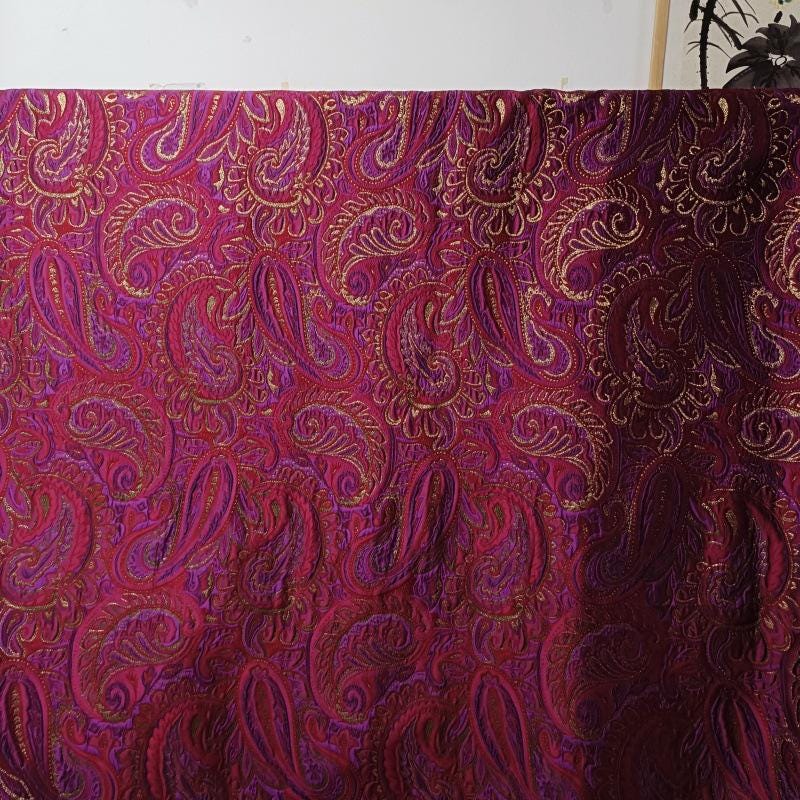 Gold Thread Paisley Jacquard Fabric - 56" Wide Designer Clothing
