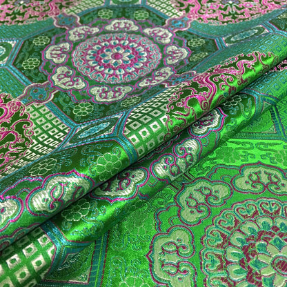 Tissu brodé Thangka : Mélange de soie et rayonne de bon augure, 75 cm de large, vendu au mètre