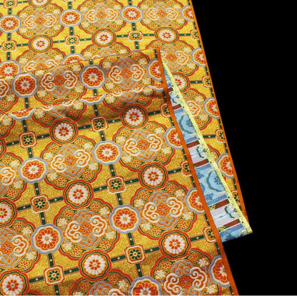 Brocart tibétain : broderie lotus, 147 cm de large, satin de rayonne