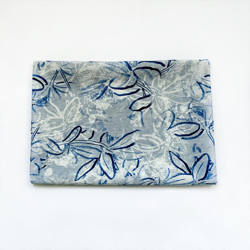 Tissu satin de coton imprimé numérique bleu – Tissu doux pour robes, patchwork, couture DIY, loisirs créatifs, motifs floraux et abstraits, 59 cm