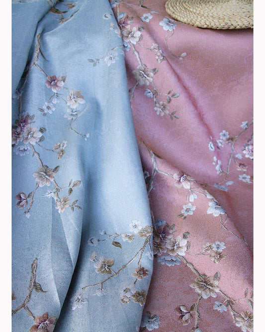 Tissu jacquard à motif floral : 145 cm de large, pour l’ameublement et la confection de costumes