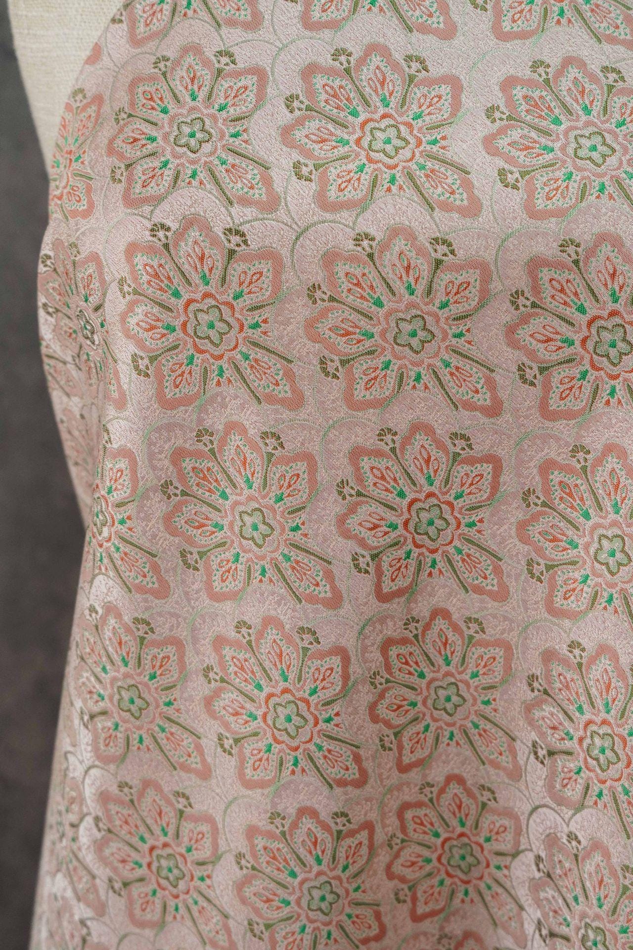 Tissu brocart à motif éventail, jacquard traditionnel chinois pour la confection de cheongsams et de robes, largeur 65 pouces