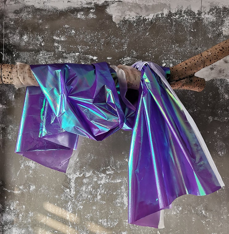 Tissu réfléchissant holographique : couleur magique irisée, largeur 91,4 cm (36 po)