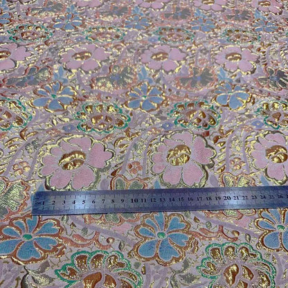 Tissu jacquard floral à fil doré : texture 3D, largeur 140 cm (55 po), vendu au mètre
