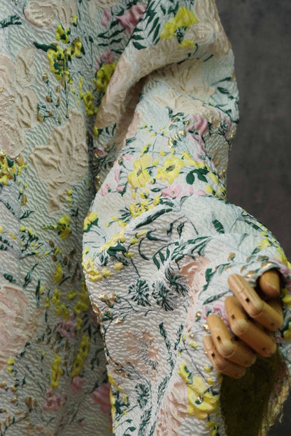 Tissu jacquard floral réversible : Rayonne/Polyester tissé en relief 3D, 137 cm de large