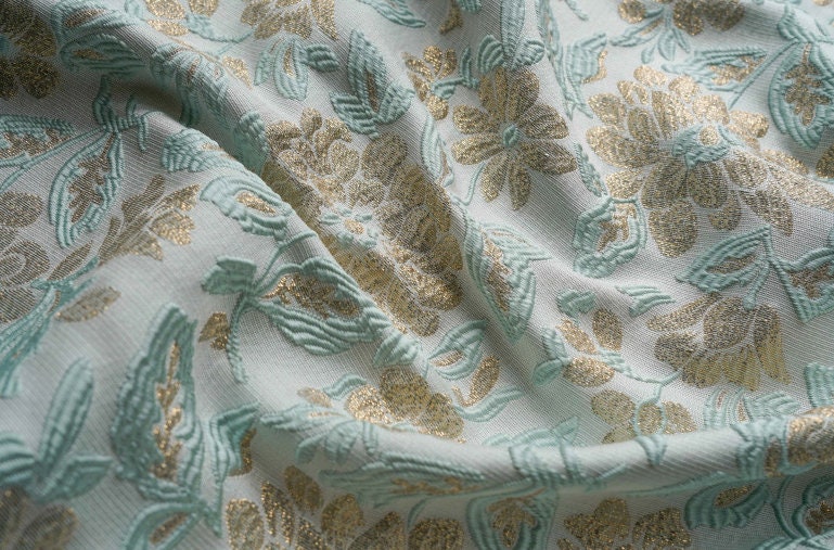 Tissu jacquard floral doré en relief : tissu 3D vert menthe, 140 cm de large