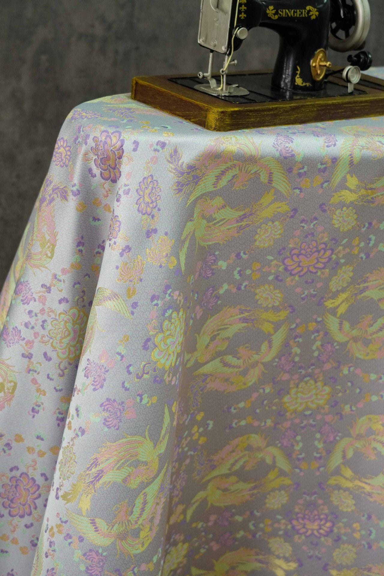 Tissu jacquard : 147 cm (58 pouces) à motif de peinture chinoise ancienne, pour costumes et décorations