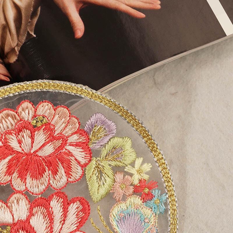 Écusson floral brodé en organza : Décoration de vêtements de style ethnique