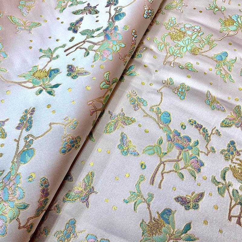 Tissu brocart papillon : Jacquard prune argenté, 150 cm de large