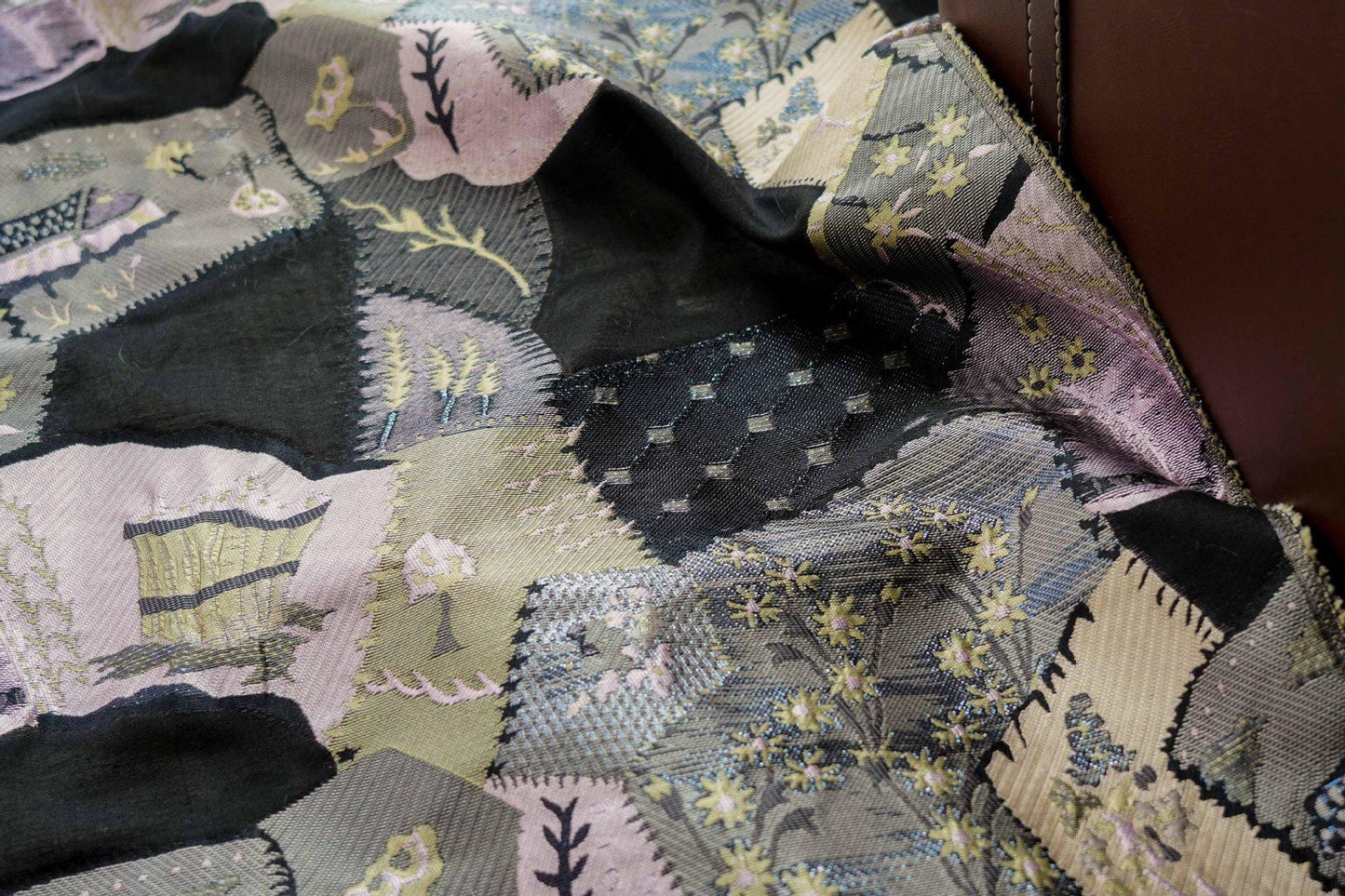 Tissu jacquard à motif floral : mélange de polyester micro-transparent, 140 cm de large