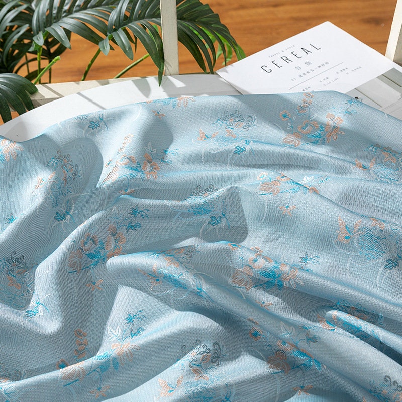 Tissu jacquard à motif floral : mélange soie-rayonne de 150 cm de large, pour ameublement et rideaux