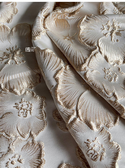 Tissu jacquard floral brodé or - 145 cm de large - Tissu de créateur de luxe