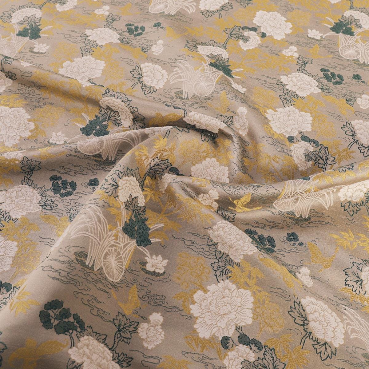 Tissu velours à motifs floraux : matériau de couture et d'ameublement de 150 cm de large