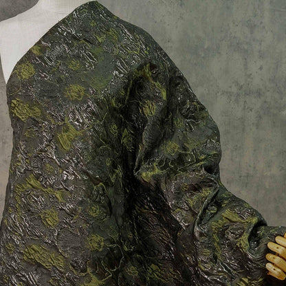 Tissu jacquard vert foncé, texture 3D en relief avec fil doré, largeur 140 cm