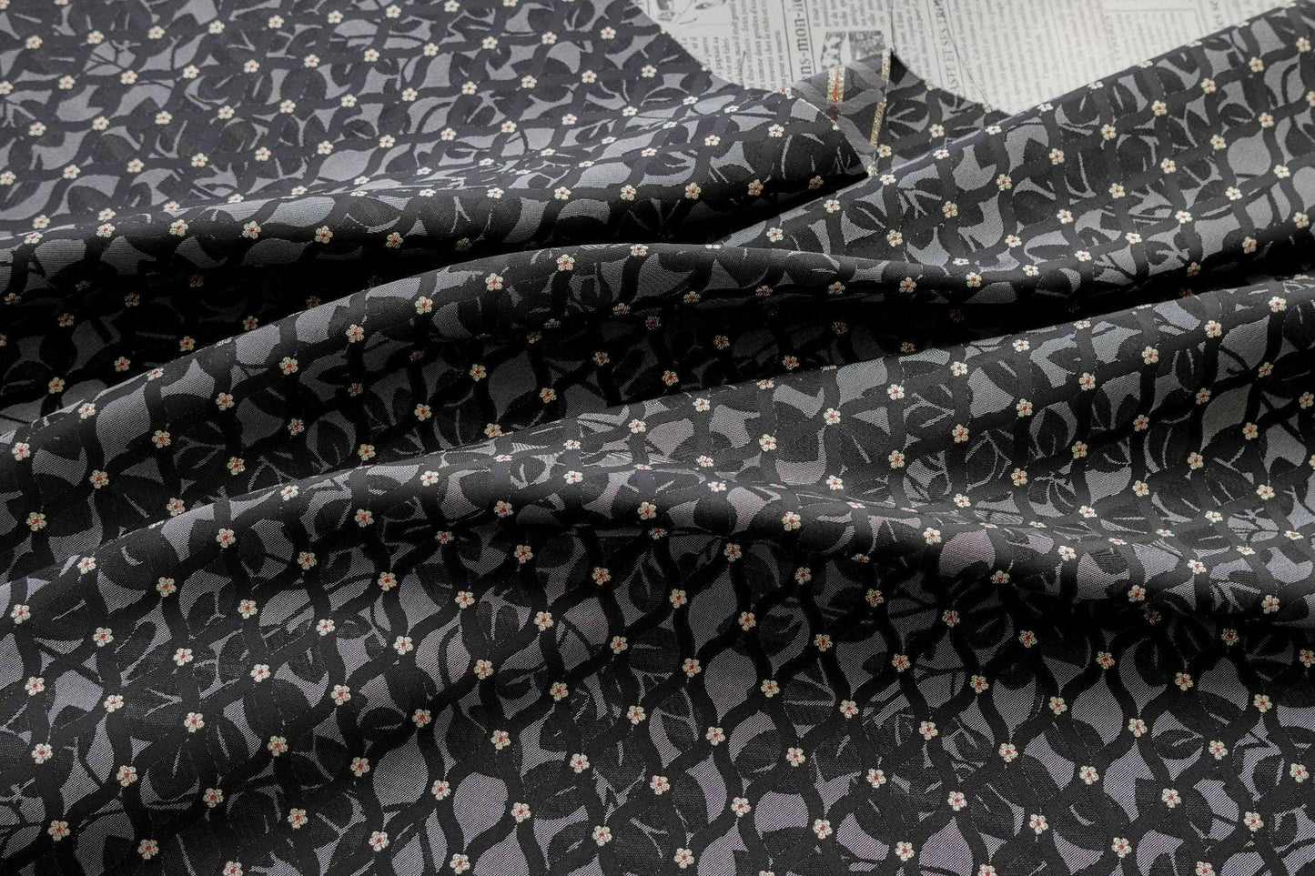 Tissu jacquard brocart ondulé rétro - Matériel de couture à motifs floraux