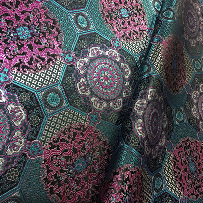 Tissu brodé Thangka : Mélange de soie et rayonne de bon augure, 75 cm de large, vendu au mètre