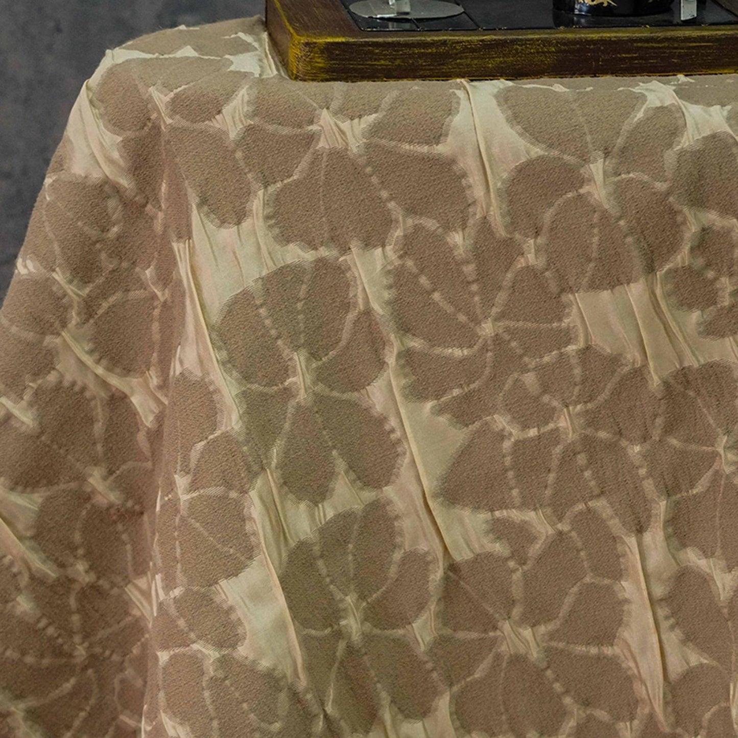 Tissu jacquard marron vintage : ameublement 3D, création de costumes (53 po de largeur)