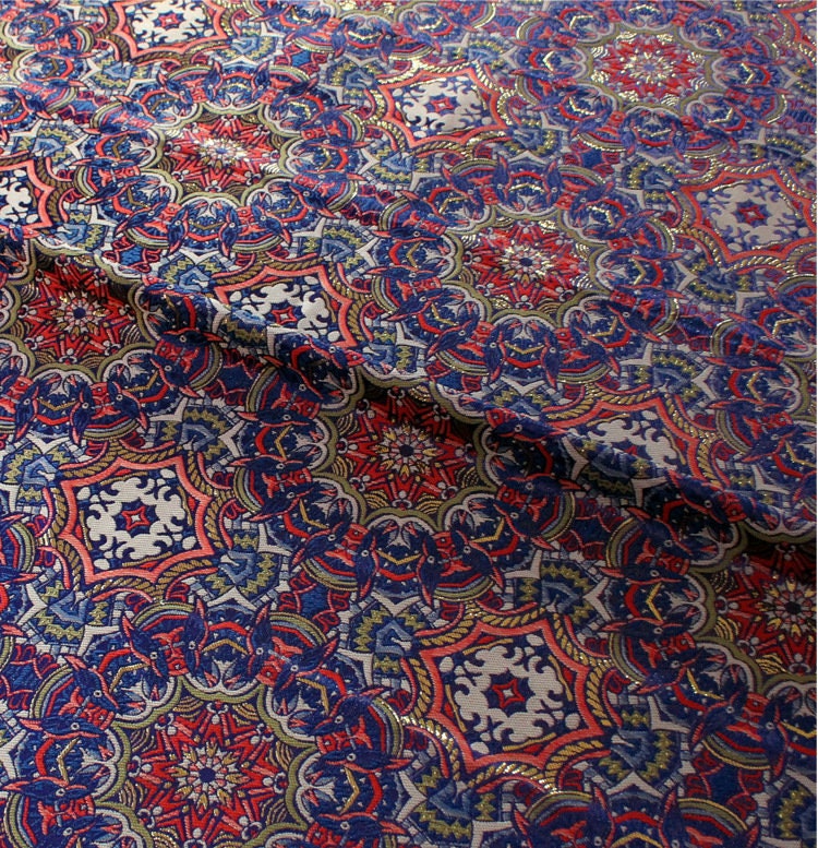 Tissu brocart Thangka exotique : satin jacquard tibétain (75 cm x 145 cm)