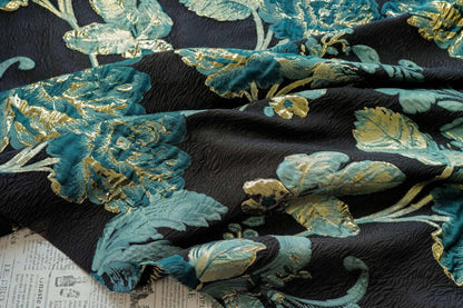 Tissu jacquard floral vintage ��� Métallisé en relief 3D 3"W