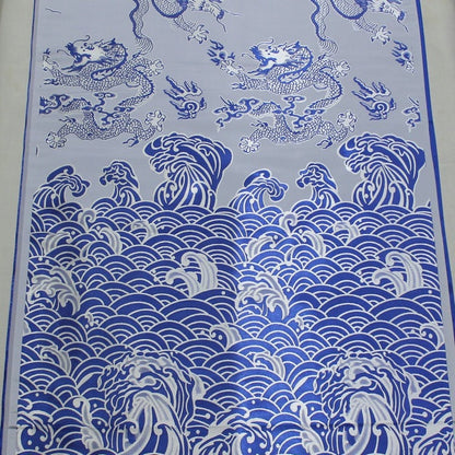 Tissu satin jacquard bleu et blanc à motif dragon : décoration de costume royal chinois