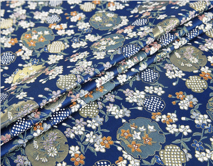 Tissu brocart de soie jacquard à motif floral : design asiatique moderne