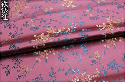 Brocart de soie damassé : Branche de pivoine, 75 cm de large - Vendu au mètre
