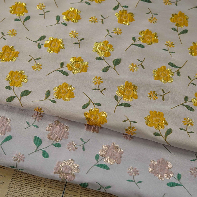 Gold Shimmering Flower Jacquard Fabric: 3D Embossed Woven Material