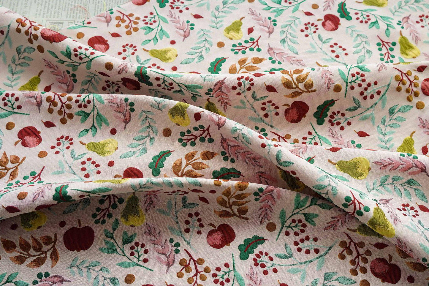 Nature-Inspired Embossed Leaf Jacquard Fabric ��� Refreshing Fruit Leaf Design for Handbags & Accessori"Wide