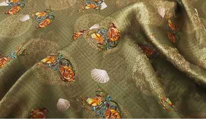 Tissu satiné en soie couleur thé : Rayonne imprimée numériquement, largeur 150 cm (59 po), ameublement et costumes