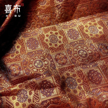 Tissu brocart rouge et or : motif à carrés précieux, tissu pour cheongsam