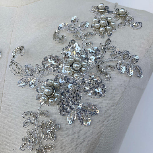 Bordure en dentelle à sequins brodée : Applique nuptiale ivoire clair - 28 cm au mètre