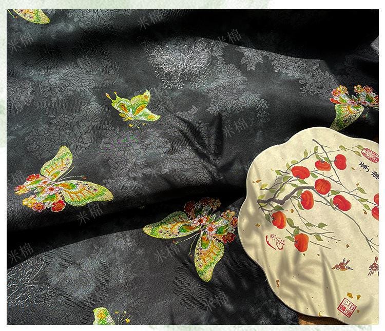 Tissu rayonne à motifs papillons colorés (150 cm de large) | Ameublement, vêtements, costumes