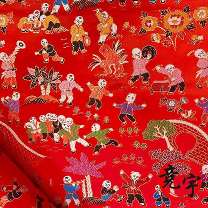 Brocart chinois rouge et or : motif de peintures anciennes, 150 cm de large