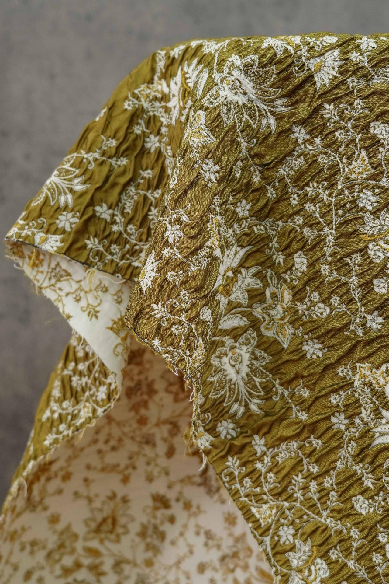 Gold Thread Jacquard Fabric: 3D Flower Design, Upholstery & Costume