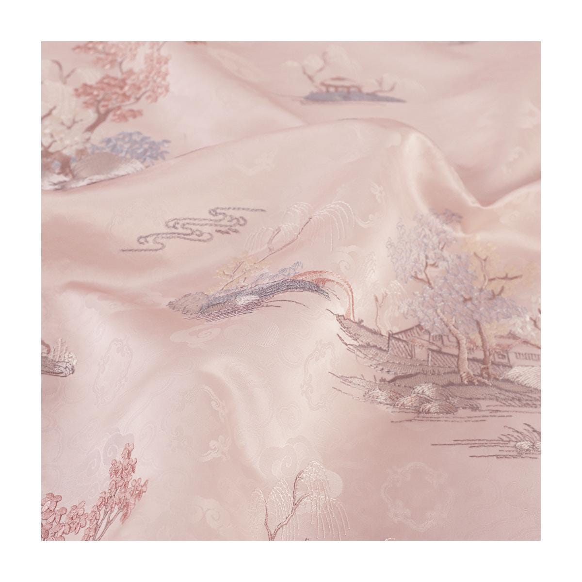 Light Pink Damask Fabric: 59���W Embroidery Flower Ma