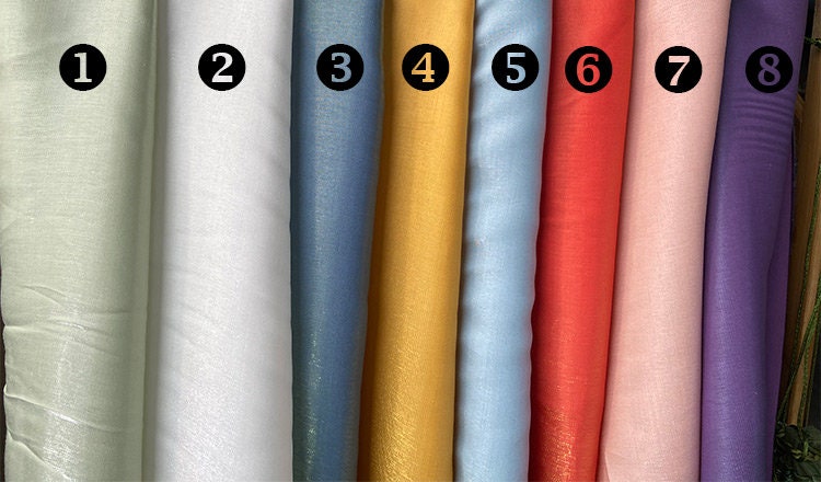 Tissu soyeux brillant et glacé : effet dégradé scintillant, largeur 147 cm, vendu au mètre